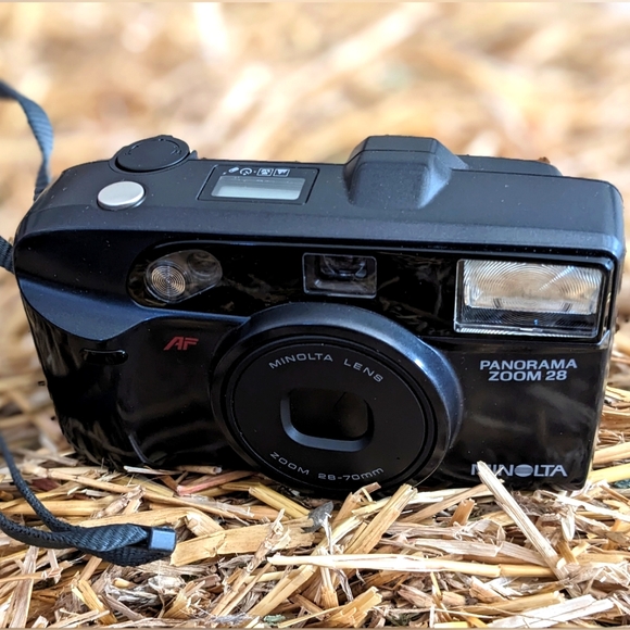 Vintage Minolta Panorama Zoom 28 Compact 35mm Film | 28-70mm Auto Focus Camera | - Picture 7 of 7